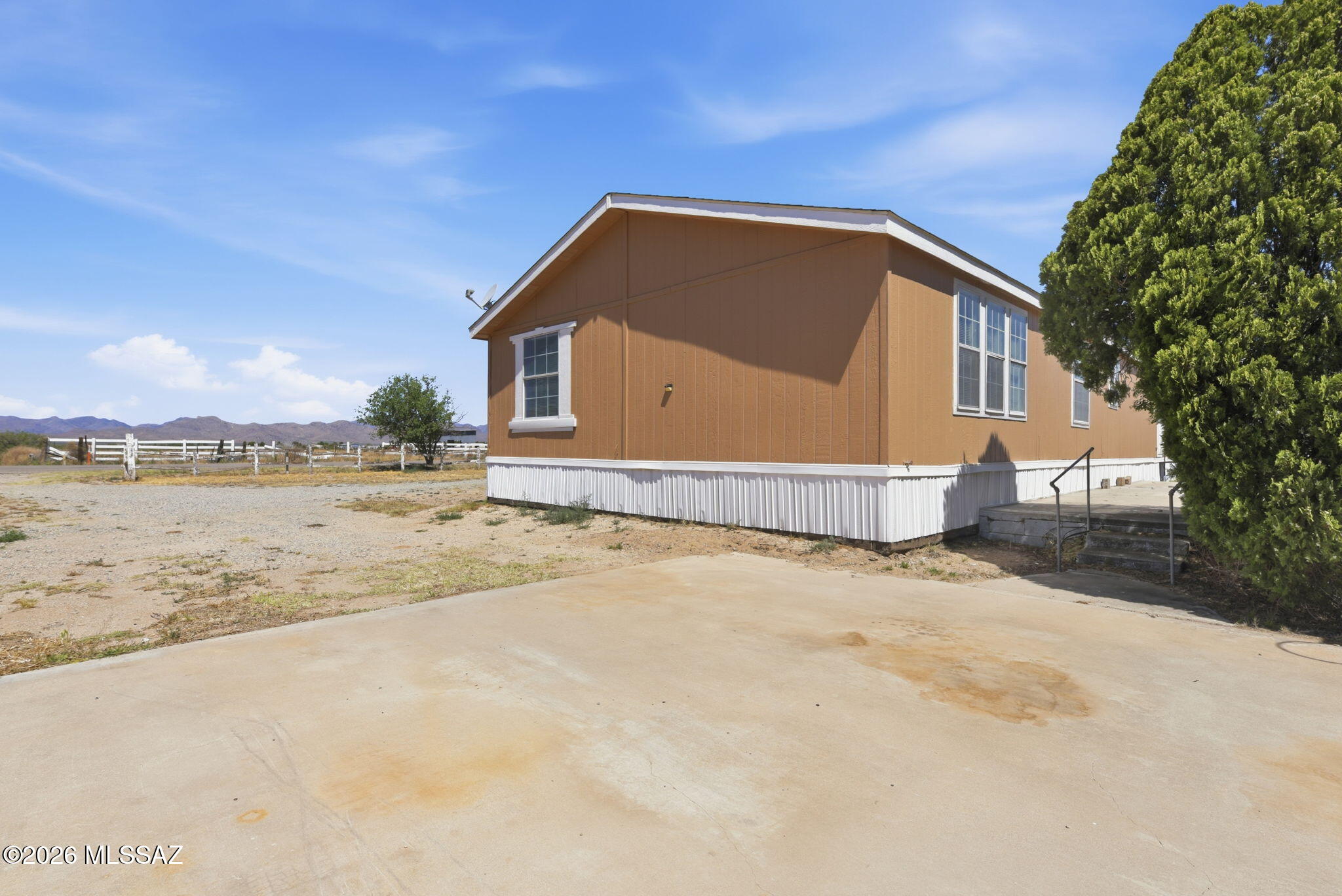 864 North Taylor Road Willcox, AZ 85643 - Photo 5 of 29 South end of home and concrete pad