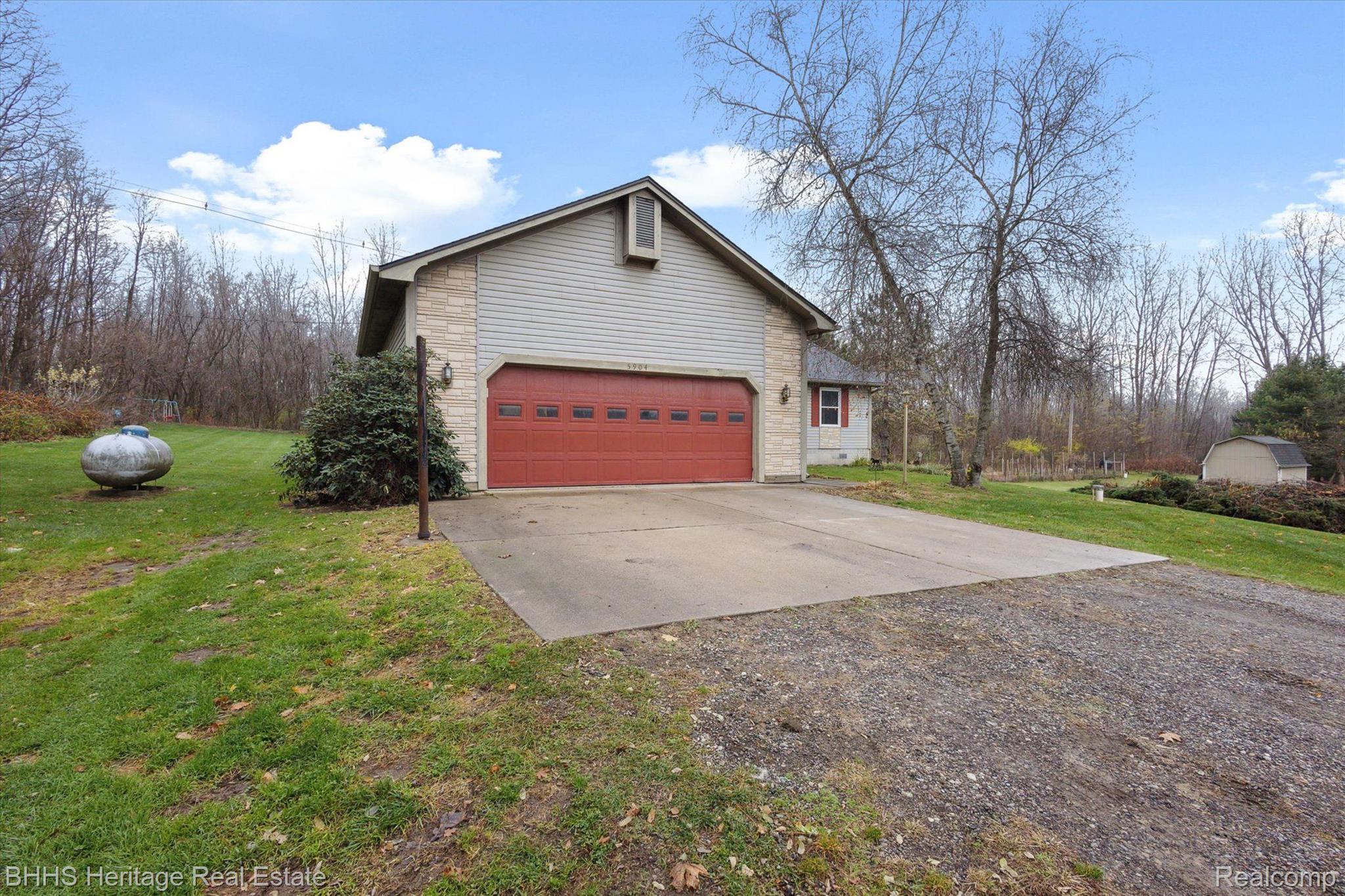 5904 West Allen Road Fowlerville, MI 48836 - Photo 37 of 44 Garage