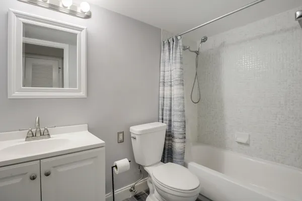 $2,300 | 4801 Esedra Court, Unit 201, Lake Worth, FL 33467