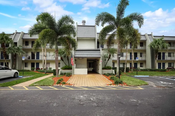 $2,300 | 4801 Esedra Court, Unit 201, Lake Worth, FL 33467