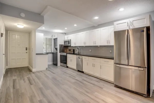 $2,300 | 4801 Esedra Court, Unit 201, Lake Worth, FL 33467