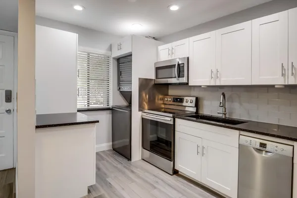 $2,300 | 4801 Esedra Court, Unit 201, Lake Worth, FL 33467