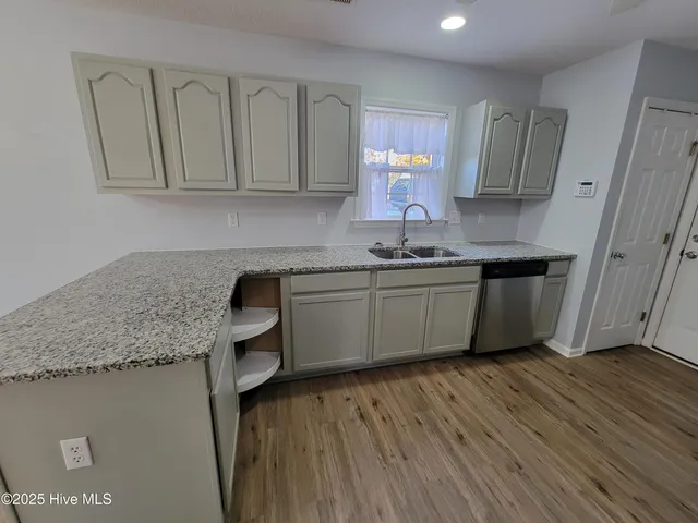 $1,900 | 224 English Walnut Drive, Richlands, NC 28574