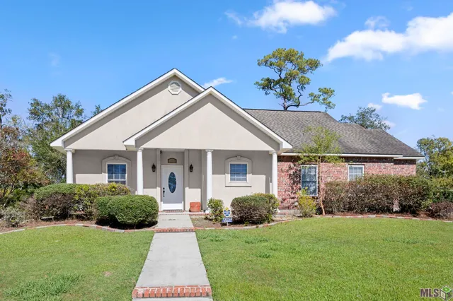 $294,900 | 13254 Cypress Gold Drive, St. Amant, LA 70774
