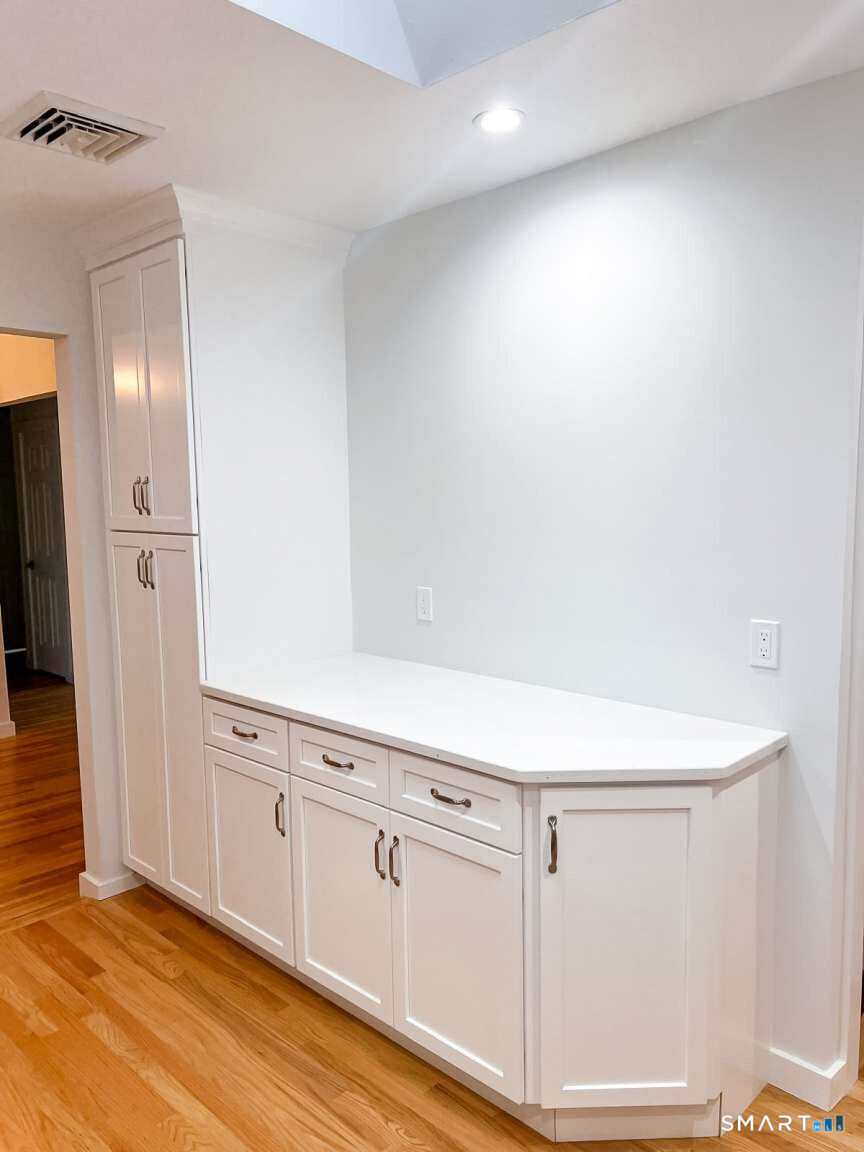 48 Oak Ridge Gate Danbury, CT 06810 - Photo 3 of 20