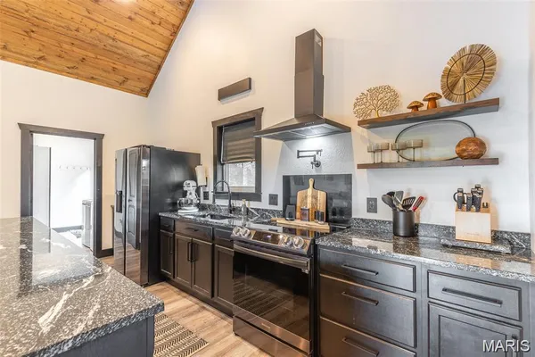 $649,900 | 1300 River Vly Road, Doniphan, MO 63935