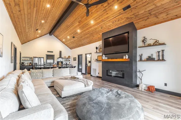 $649,900 | 1300 River Vly Road, Doniphan, MO 63935