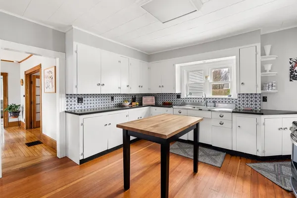 $725,000 | 89 Garfield Avenue, Easthampton, MA 01027