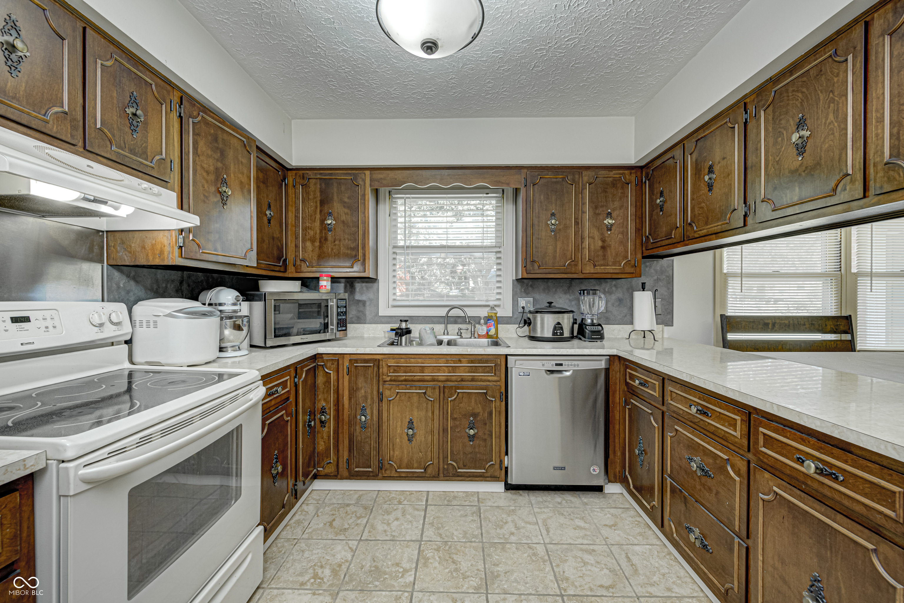 620 Ridge Road Greenwood, IN 46142 - Photo 14 of 30 Gallery Image 14