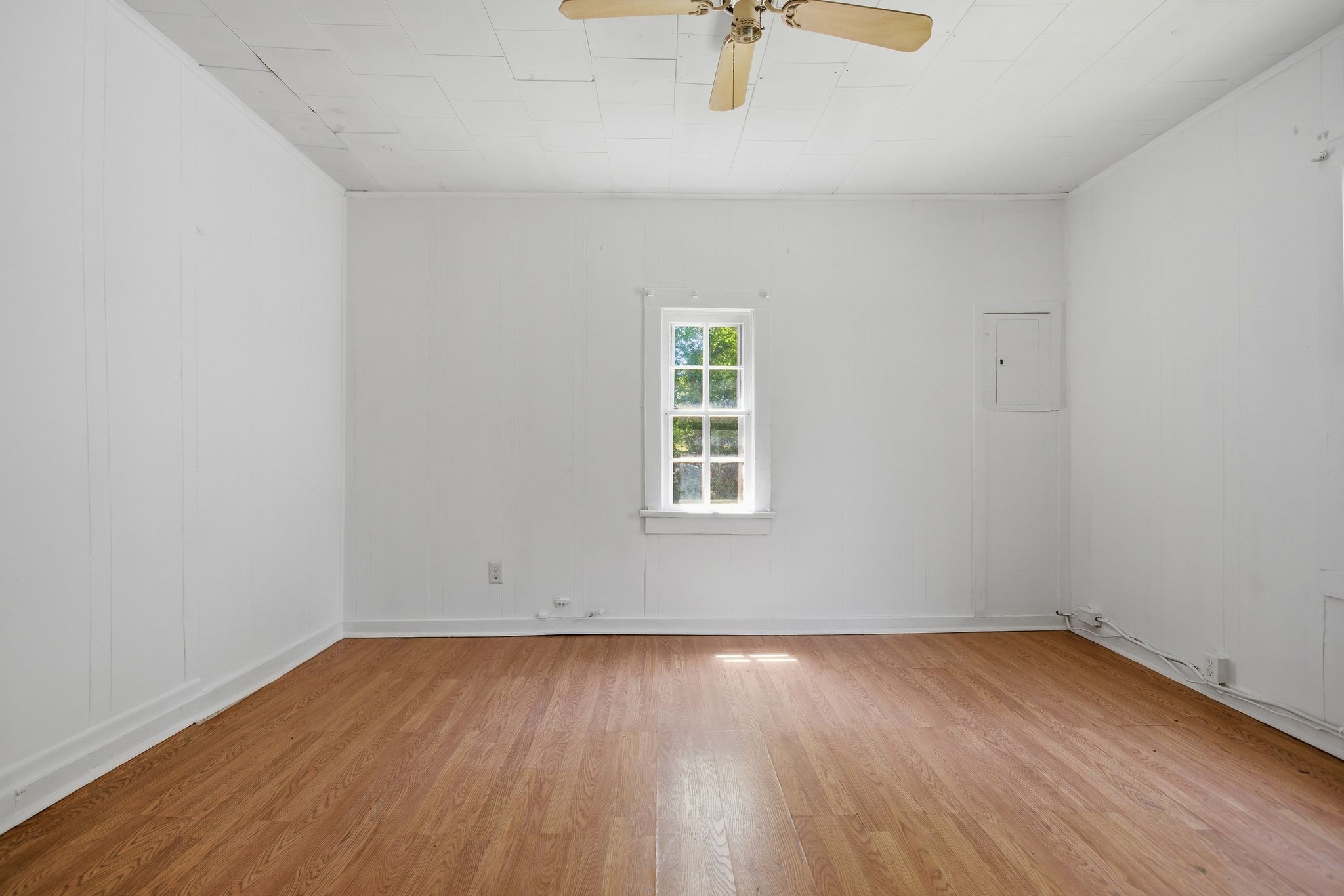 433 Jones Street Pulaski, TN 38478 - Photo 12 of 25 wooden floor in an empty room