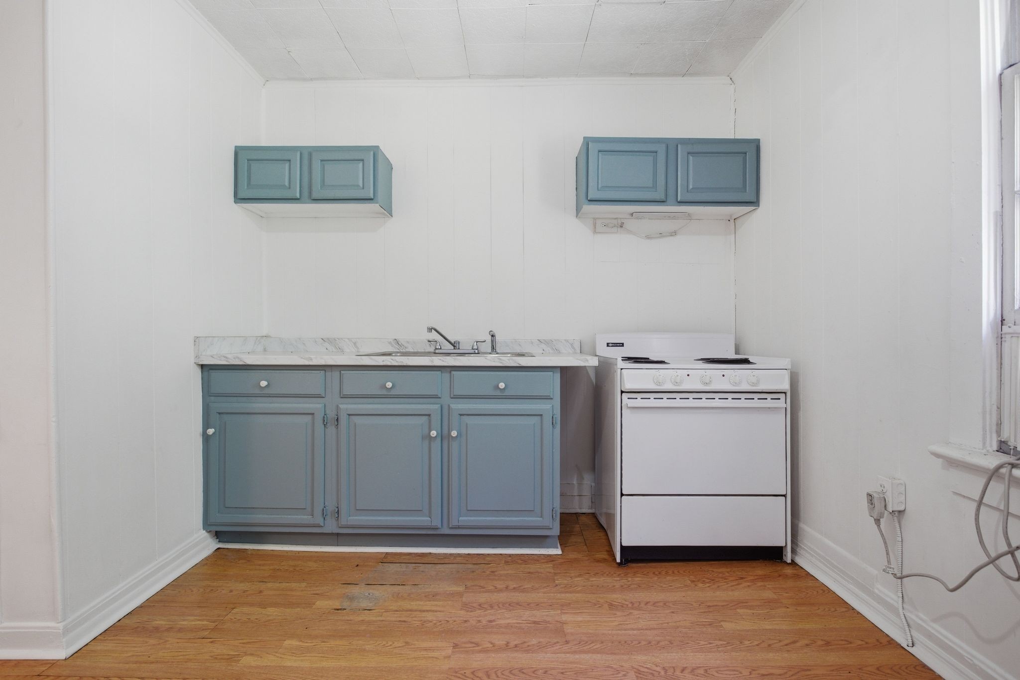 433 Jones Street Pulaski, TN 38478 - Photo 20 of 25 a utility room with dryer and washer