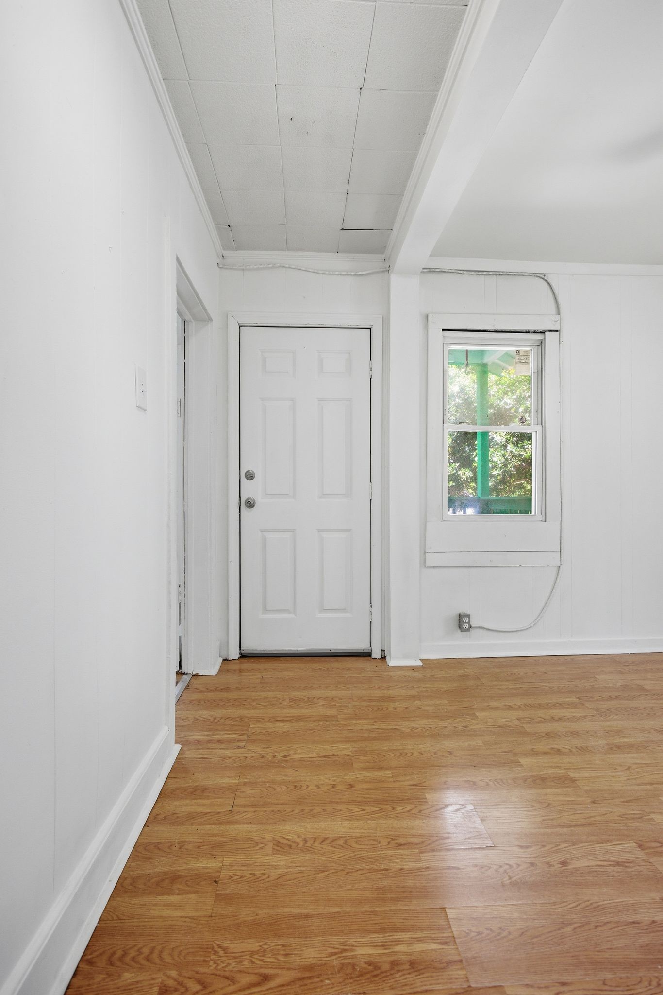 433 Jones Street Pulaski, TN 38478 - Photo 9 of 25 a view of an empty room with window