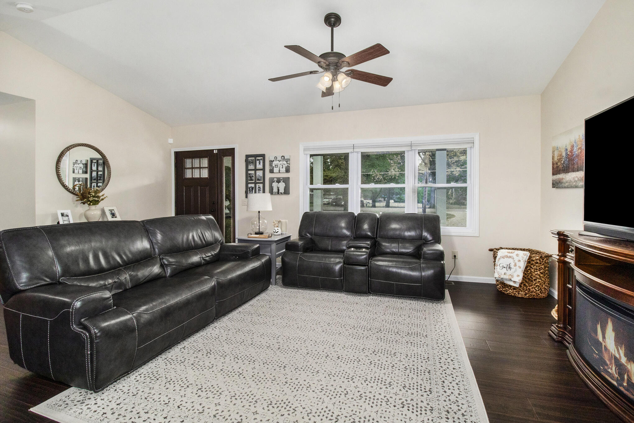 12388 South Sprinkle Road Vicksburg, MI 49097 - Photo 4 of 20 IMG_1577