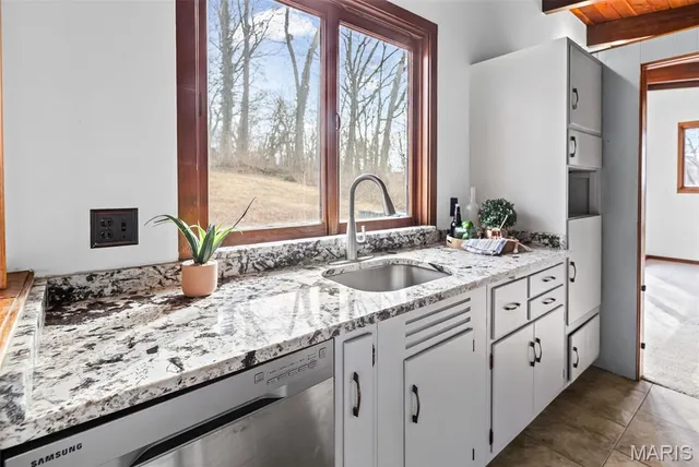 $240,000 | 270 Shady Lane, East Alton, IL 62024