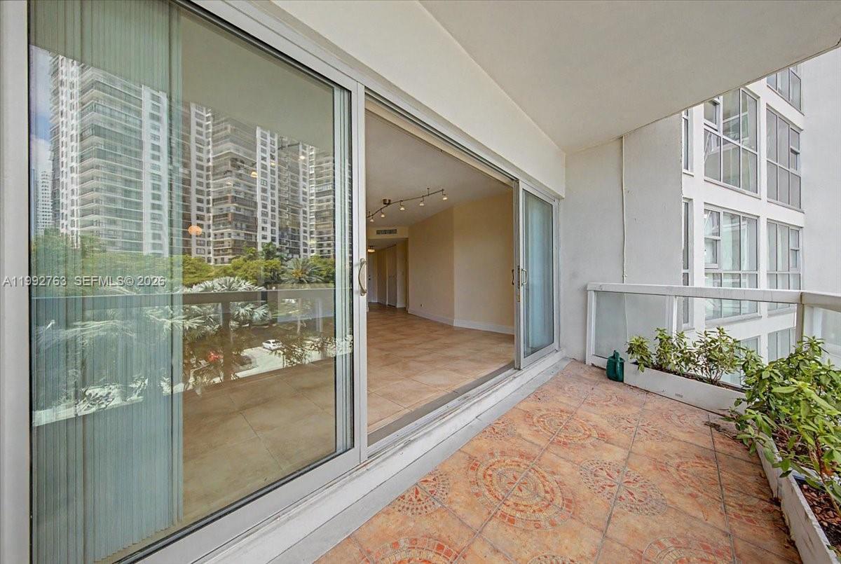 2451 Brickell Avenue, Unit 4F Miami, FL 33129 - Photo 23 of 30