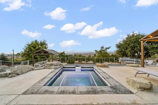 $2,143,000 | 31959 Via Ararat Drive, Bonsall, CA 92003