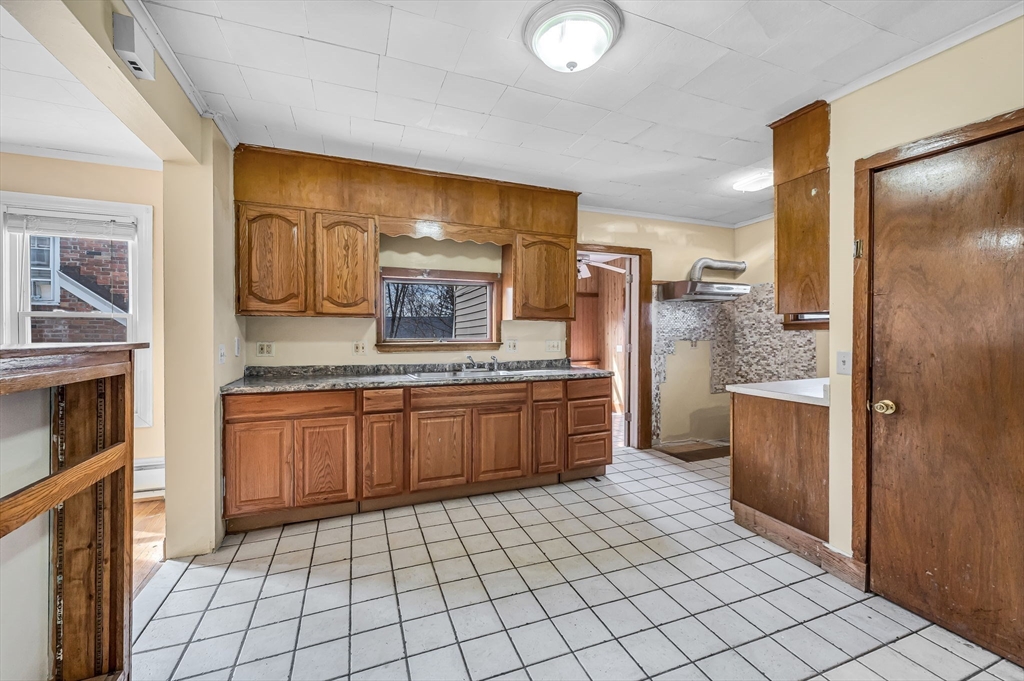78-80 Shamrock Street Springfield, MA 01108 - Photo 8 of 29 Gallery Image 8