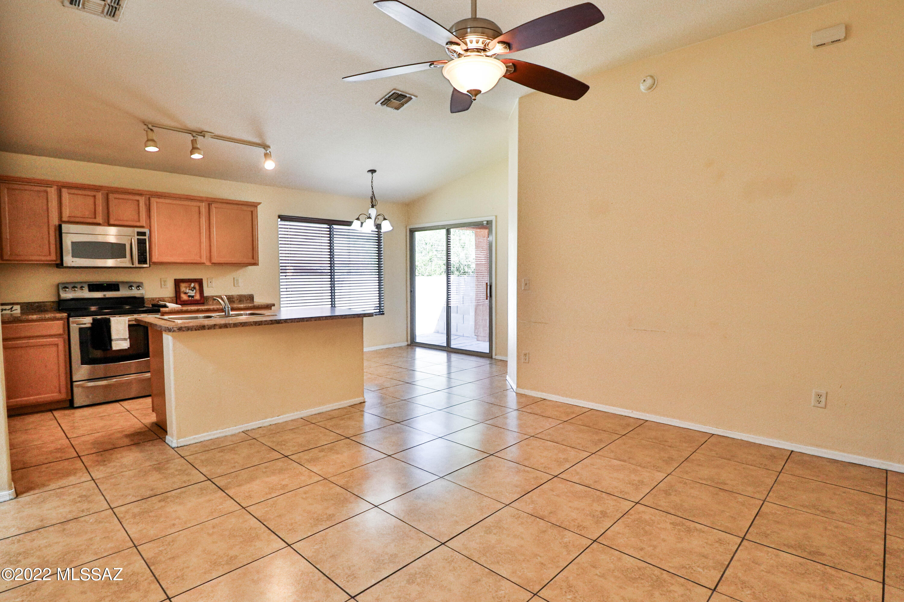 5964 South Avenida Ribero Tucson, AZ 85706 - Photo 4 of 28
