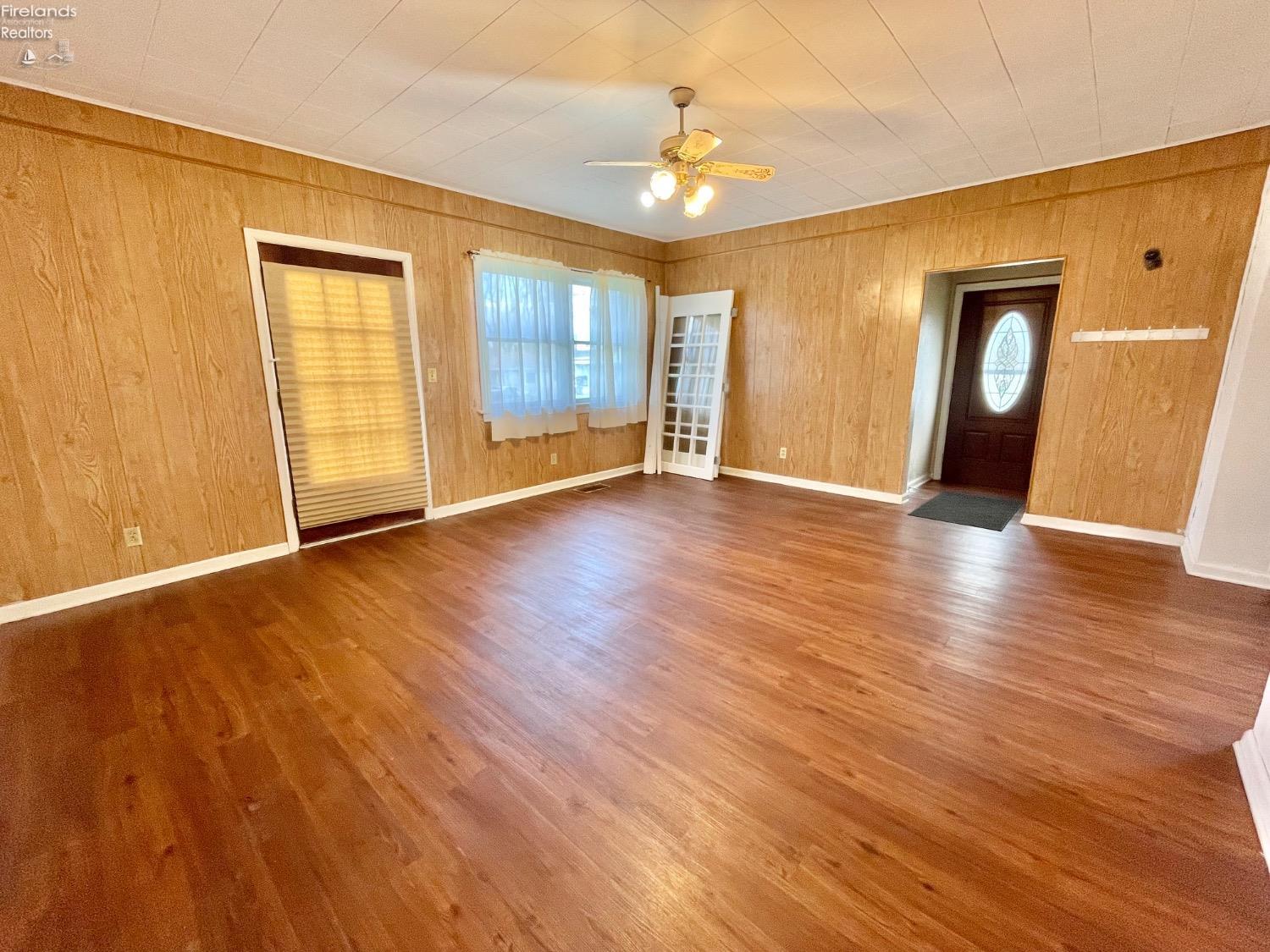 418 Spring Street Clyde, OH 43410 - Photo 8 of 40 Gallery Image 8