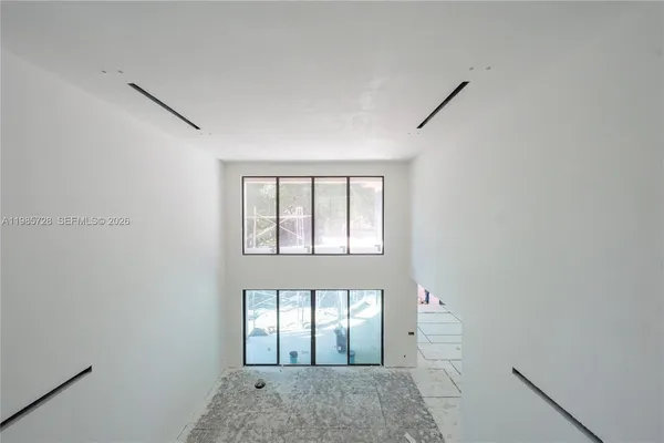 $9,500,000 | 18770 Northeast 22nd Avenue, Miami, FL 33180