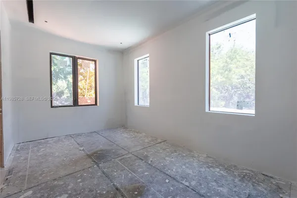 $9,500,000 | 18770 Northeast 22nd Avenue, Miami, FL 33180