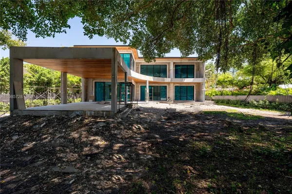 $9,500,000 | 18770 Northeast 22nd Avenue, Miami, FL 33180