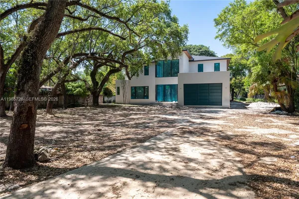 $9,500,000 | 18770 Northeast 22nd Avenue, Miami, FL 33180