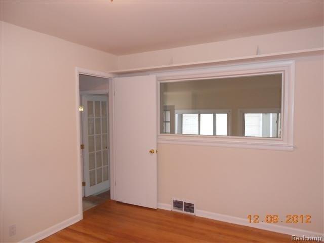 2462 Derby Road Birmingham, MI 48009 - Photo 8 of 11 bed3.JPG