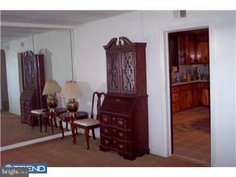 116 Valley View Road East Norriton, PA 19401 - Photo 7 of 12 Living Room