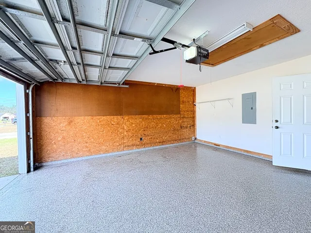 $1,800 | 102 Lake Victoria Drive, Kingsland, GA 31548