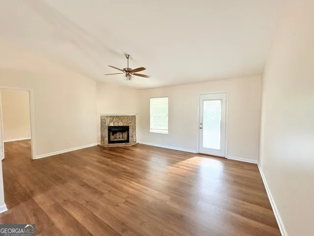 $1,800 | 102 Lake Victoria Drive, Kingsland, GA 31548