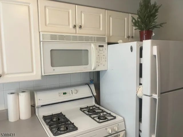 $1,600 | 245 Passaic Avenue, Unit A40, Passaic, NJ 07055