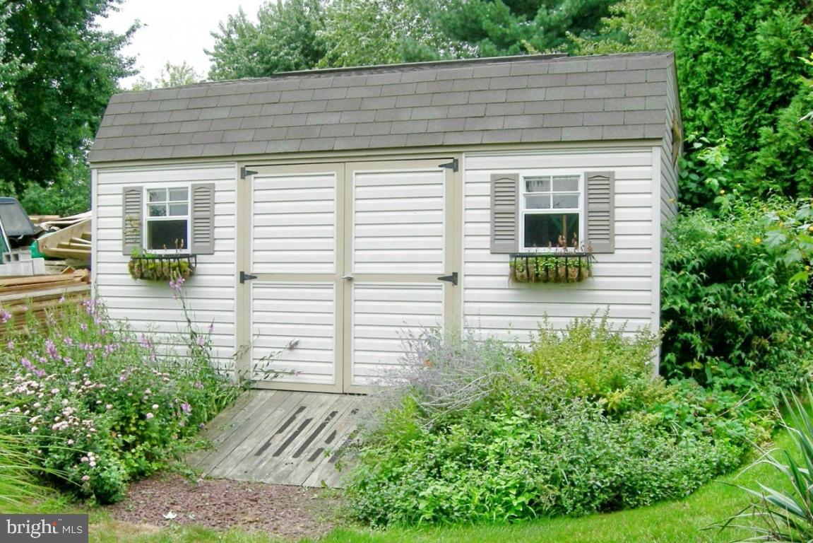 12 Karen Court Lititz, PA 17543 - Photo 16 of 16 Gallery Image 16