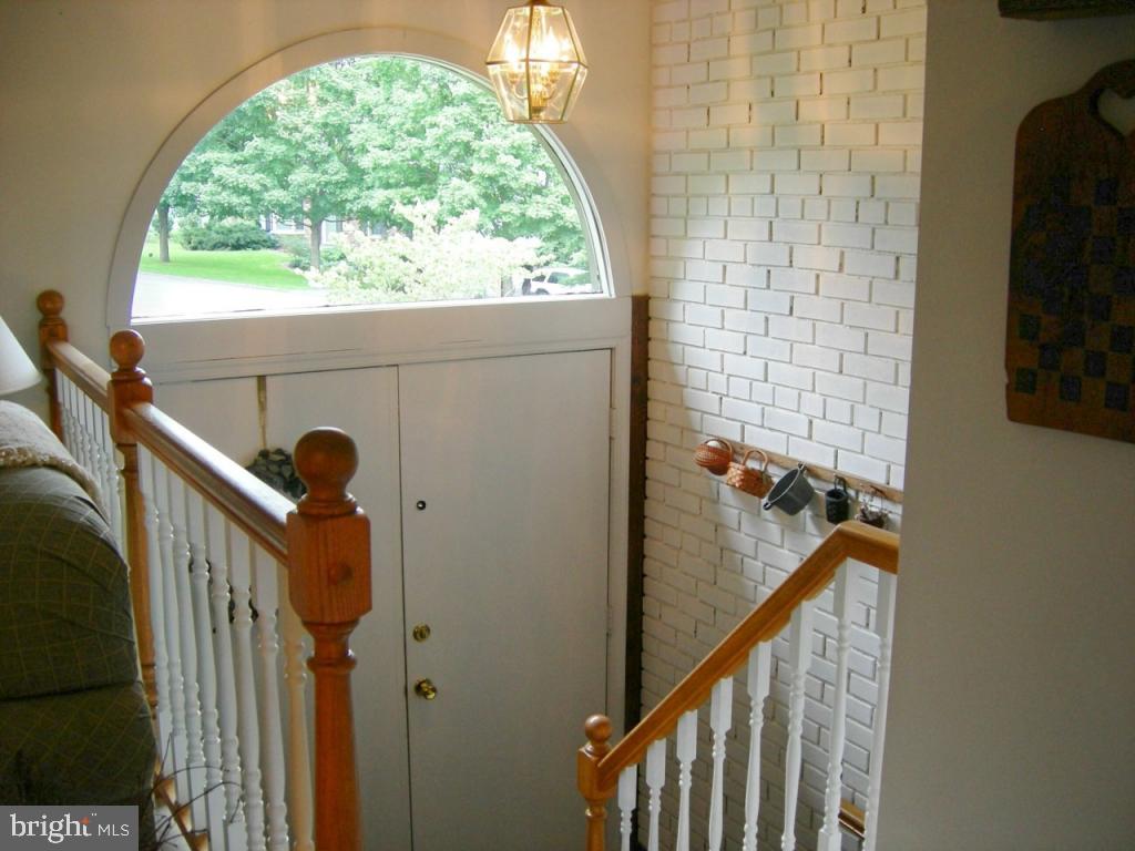 12 Karen Court Lititz, PA 17543 - Photo 3 of 16 Gallery Image 3