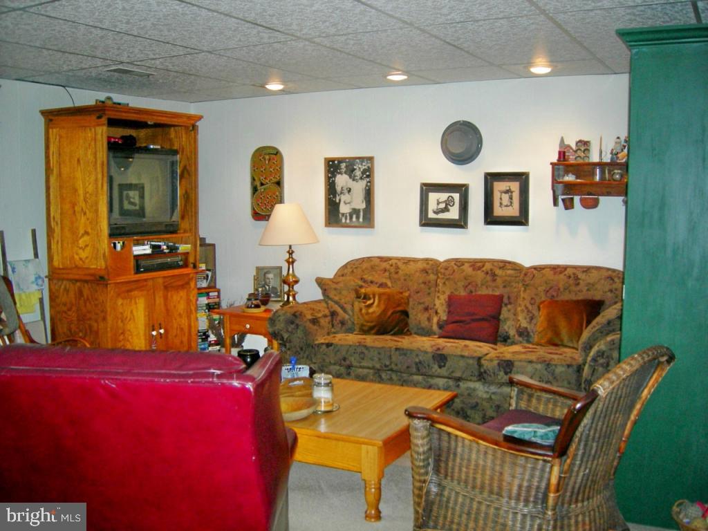 12 Karen Court Lititz, PA 17543 - Photo 9 of 16 Gallery Image 9