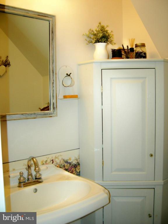 12 Karen Court Lititz, PA 17543 - Photo 10 of 16 Gallery Image 10