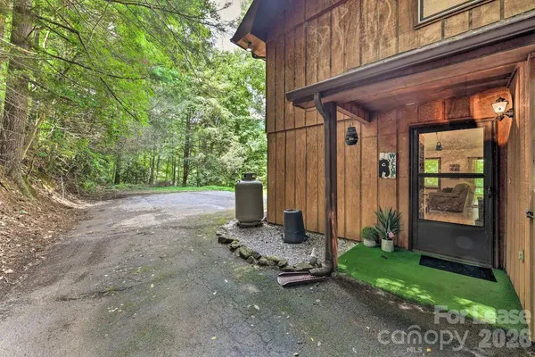 $2,100 | 106 Sage Court, Maggie Valley, NC 28751