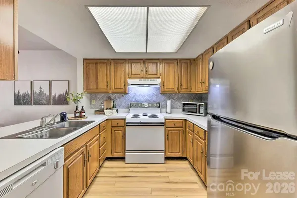 $2,100 | 106 Sage Court, Maggie Valley, NC 28751