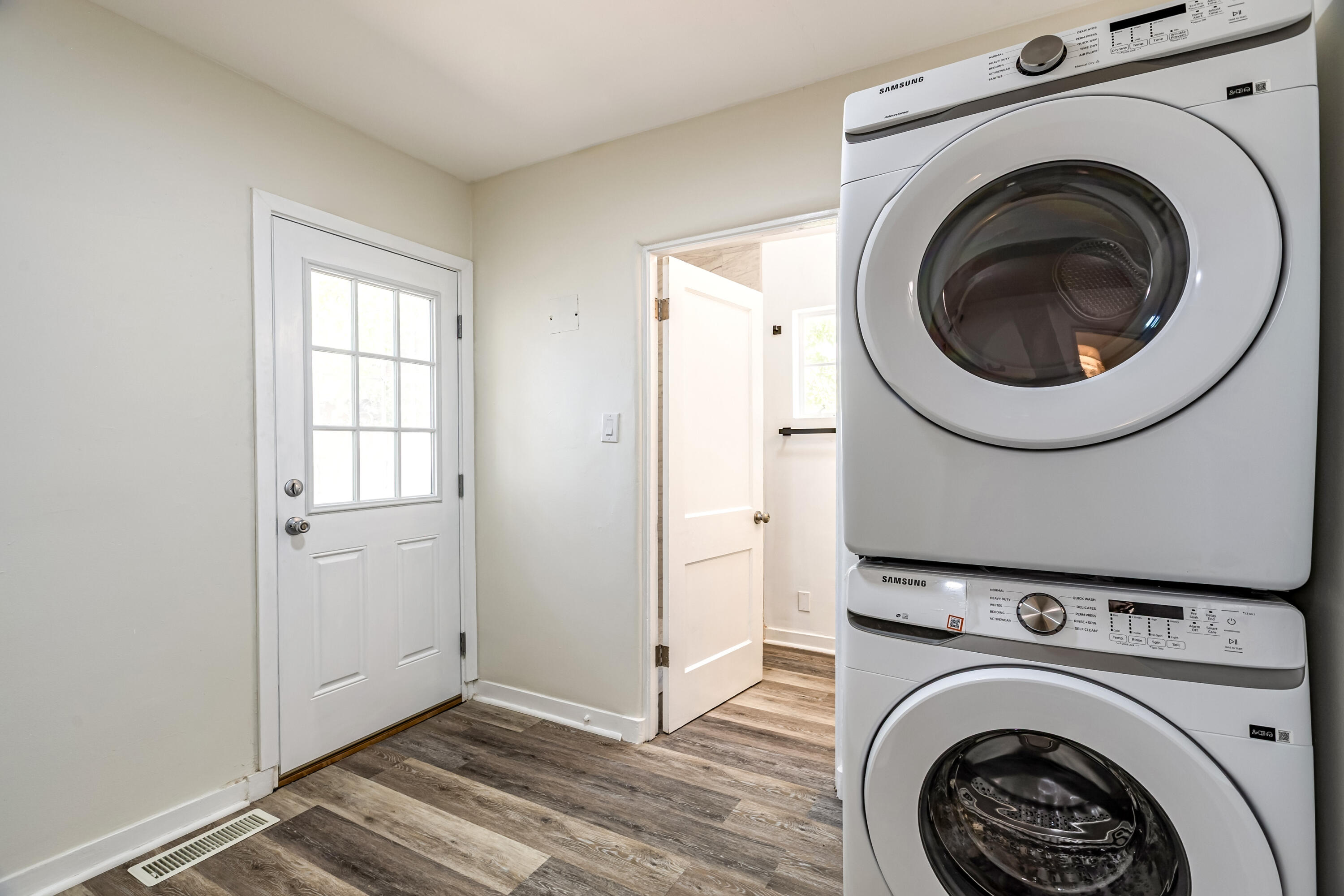 2419 Floral Road Northwest Albuquerque, NM 87104 - Photo 18 of 24 Gallery Image 18
