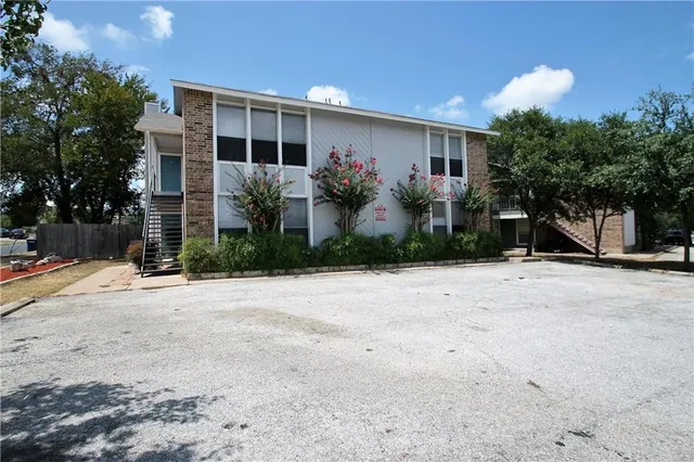 $1,425 | 11800 Alpheus Avenue, Unit B, Austin, TX 78759