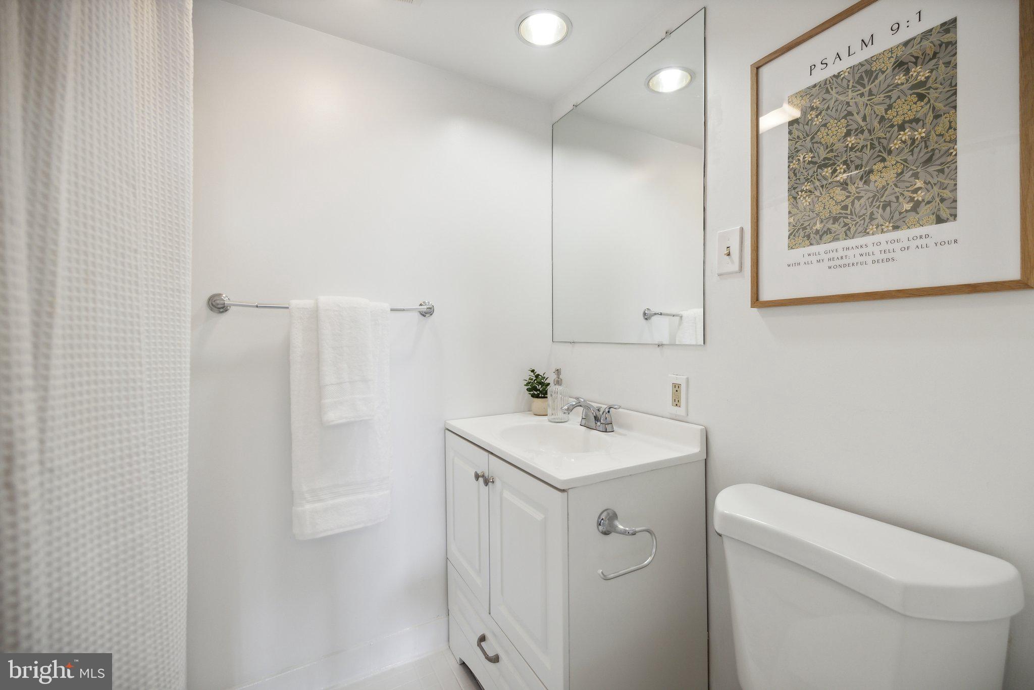 1301 North Courthouse Road, Unit 602 Arlington, VA 22201 - Photo 19 of 34 En Suite Full Bath