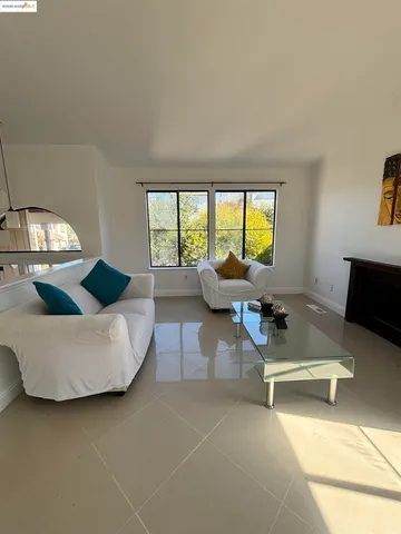 $980,000 | 23049 Lakeridge Avenue, Hayward, CA 94541