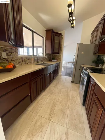 $980,000 | 23049 Lakeridge Avenue, Hayward, CA 94541