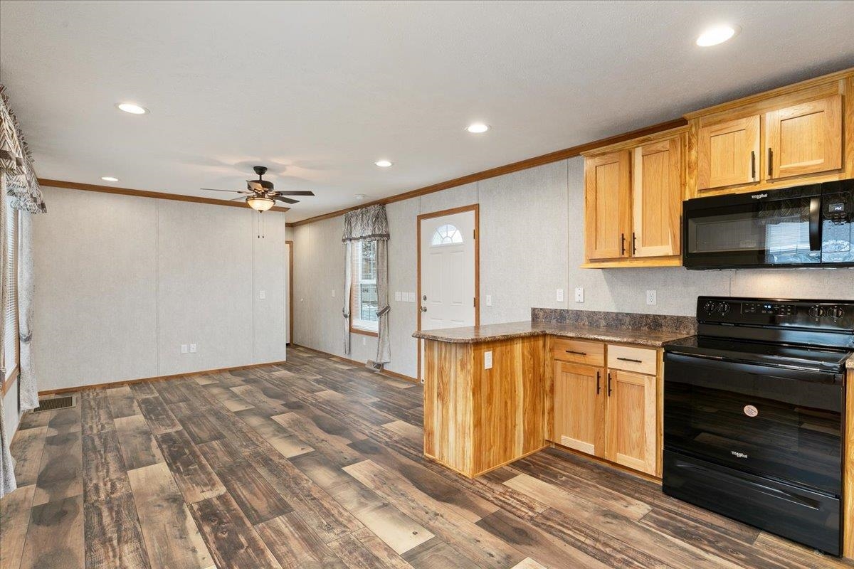 18 Willow Road Newton, NH 03858 - Photo 3 of 26
