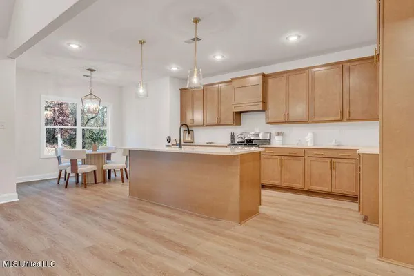 $545,000 | 2007 College Road, Southaven, MS 38672