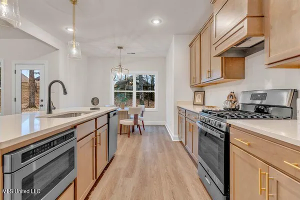 $545,000 | 2007 College Road, Southaven, MS 38672