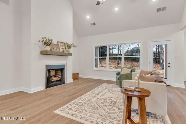 $545,000 | 2007 College Road, Southaven, MS 38672