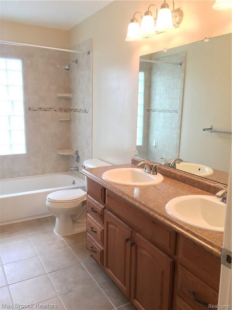 35906 Smithfield Road Farmington, MI 48335 - Photo 31 of 38 IMG_8571.JPG