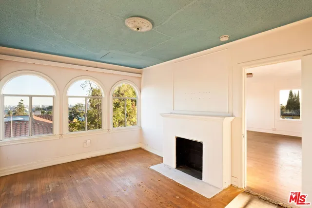 $3,547,000 | 2242 North Catalina Street, Los Angeles, CA 90027