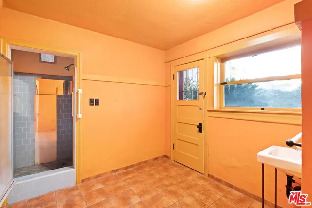 $3,547,000 | 2242 North Catalina Street, Los Angeles, CA 90027